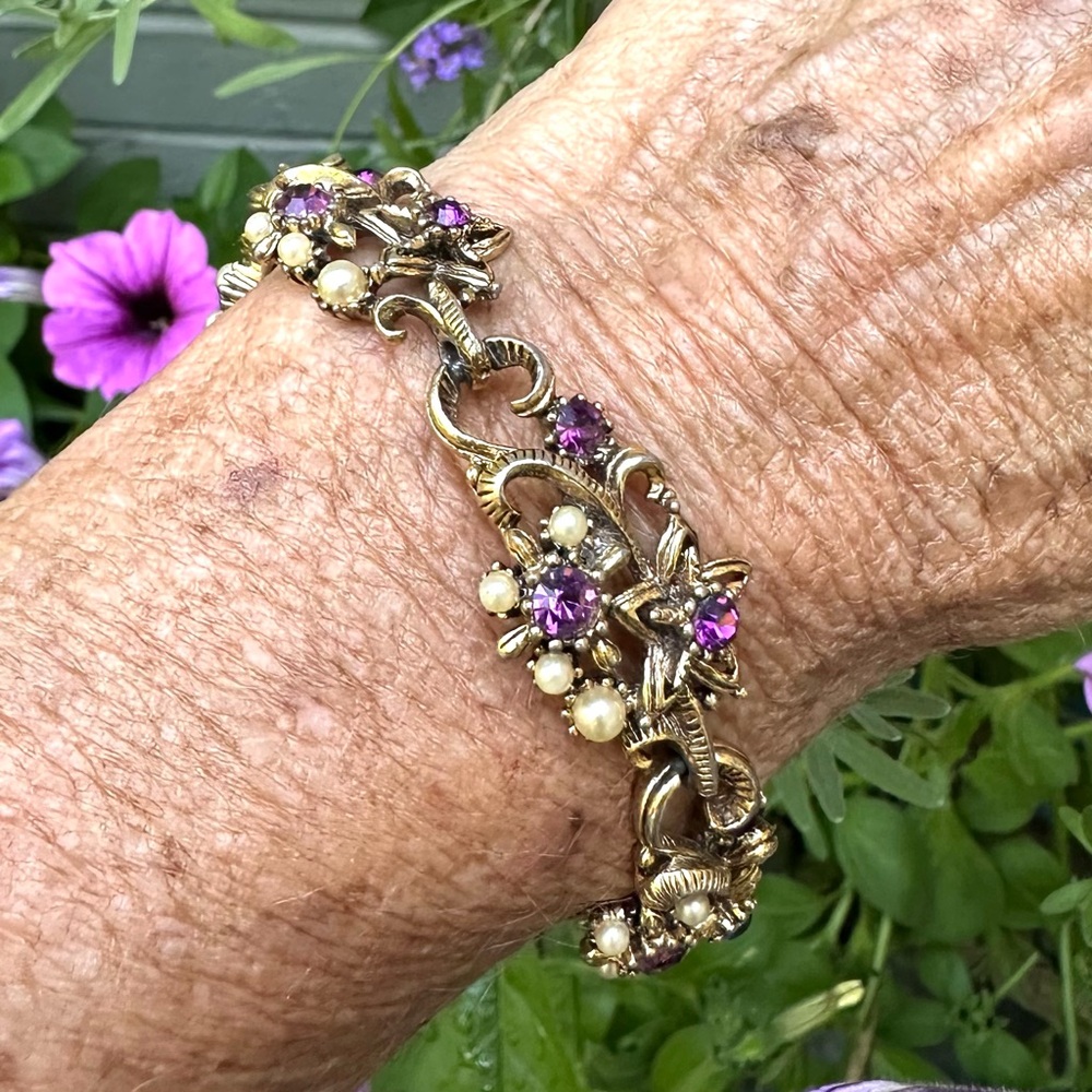 Vintage Star Gold Tone Purple Rhinestone Faux Pearl Panel Link Bracelet